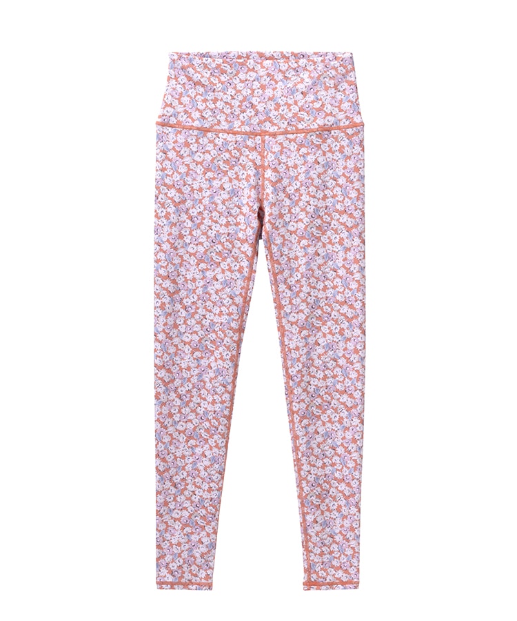 コーラルピンク