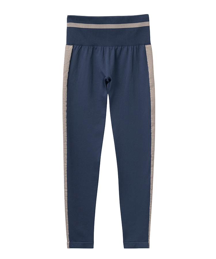 ダークネイビー