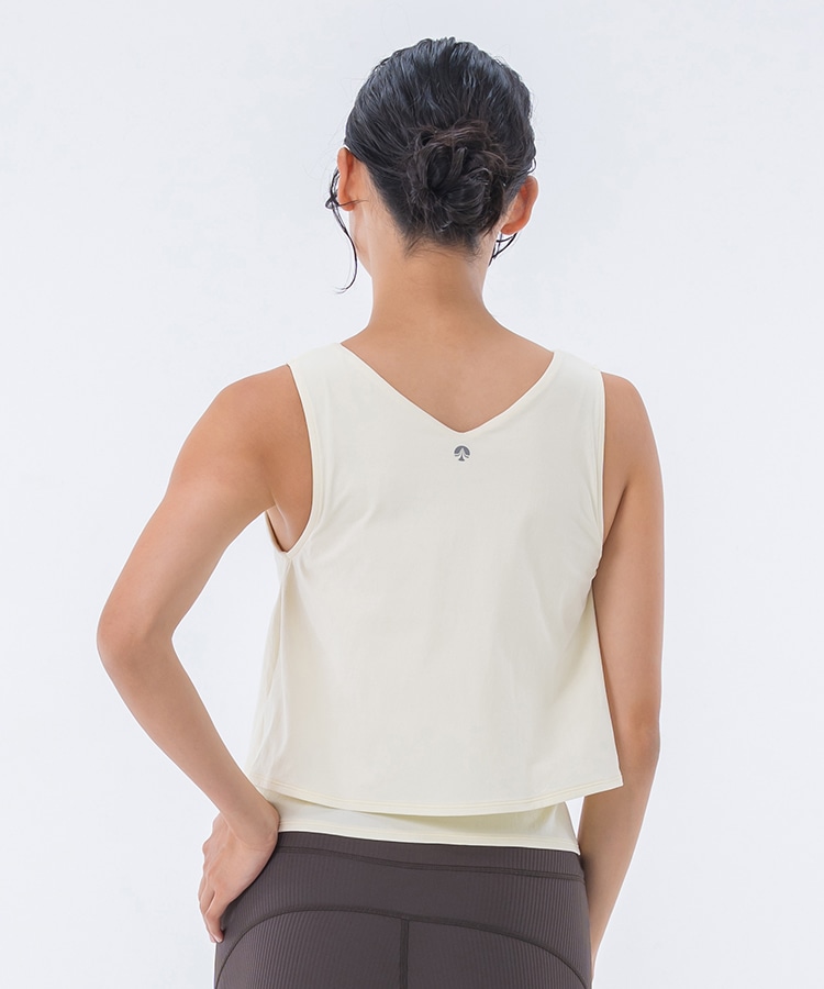 ペールイエロー