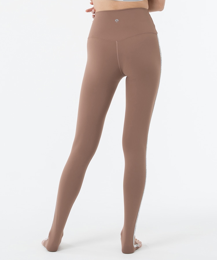 ライトブラウン