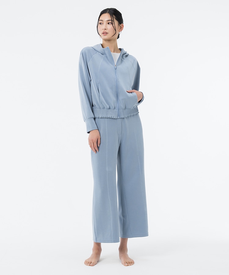 ライトベージュ