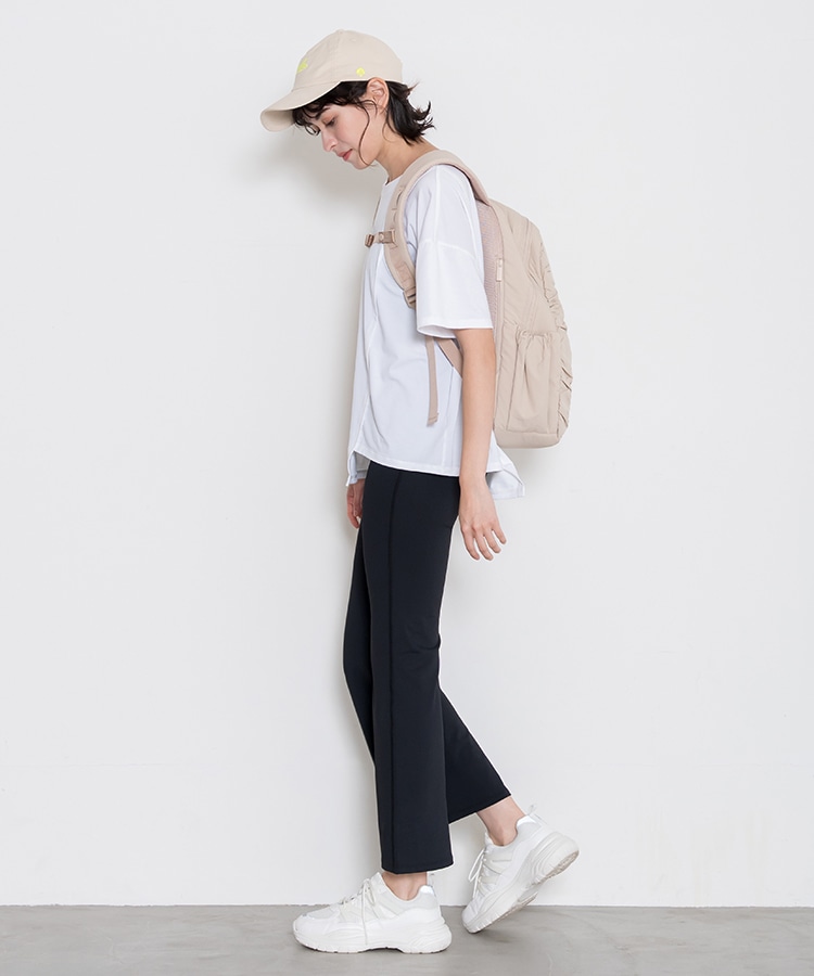 サンドベージュ