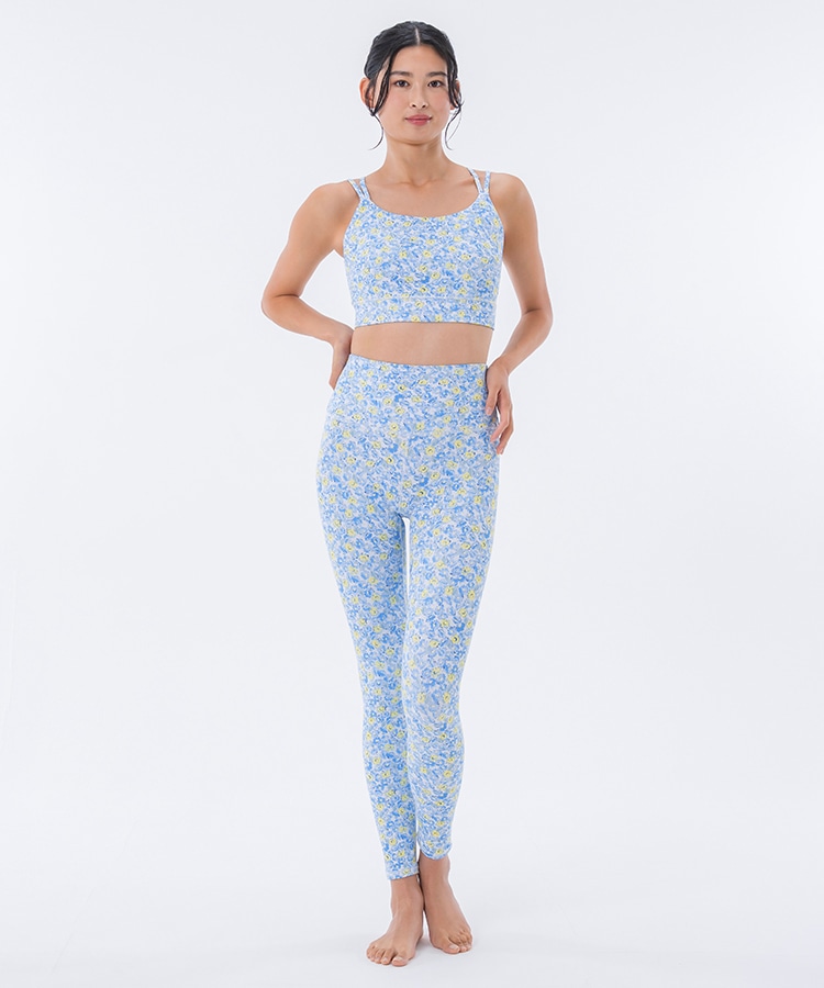 コーラルピンク