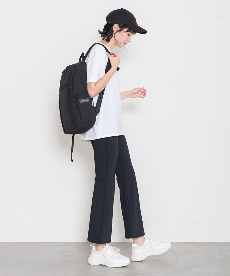 サンドベージュ