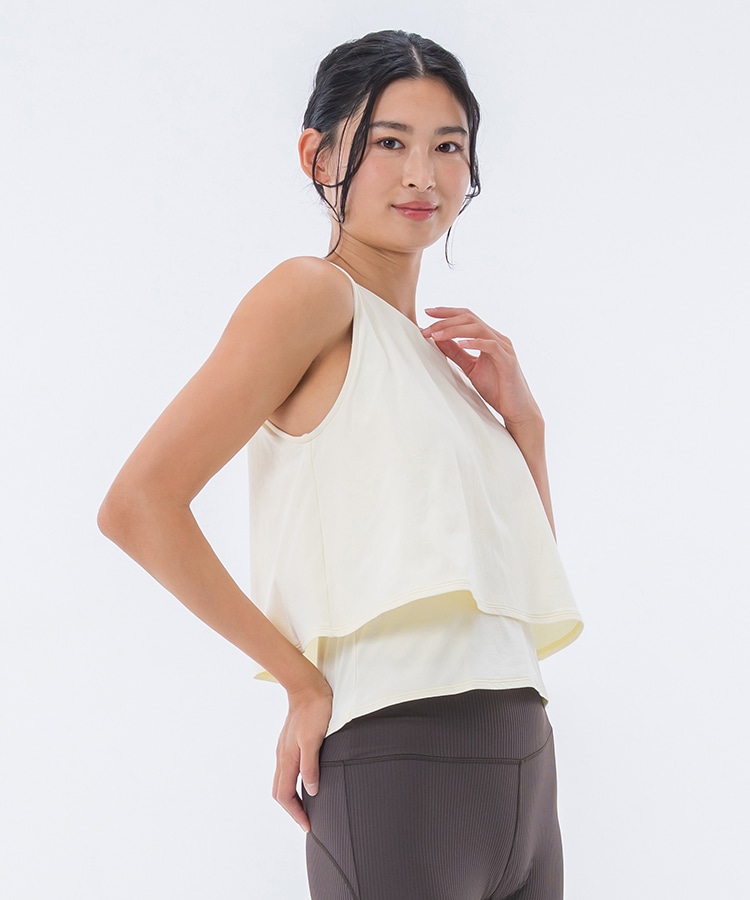 ペールイエロー