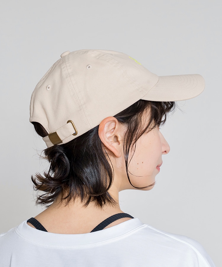 ライトベージュ