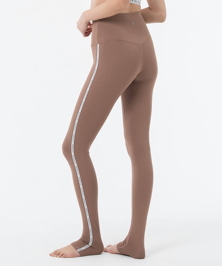 ライトブラウン