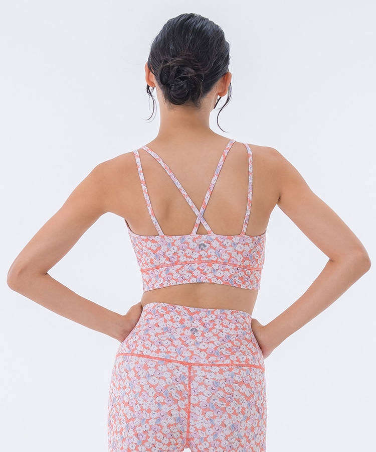 コーラルピンク