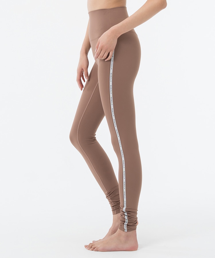 ライトブラウン