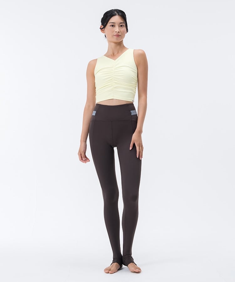 ペールイエロー