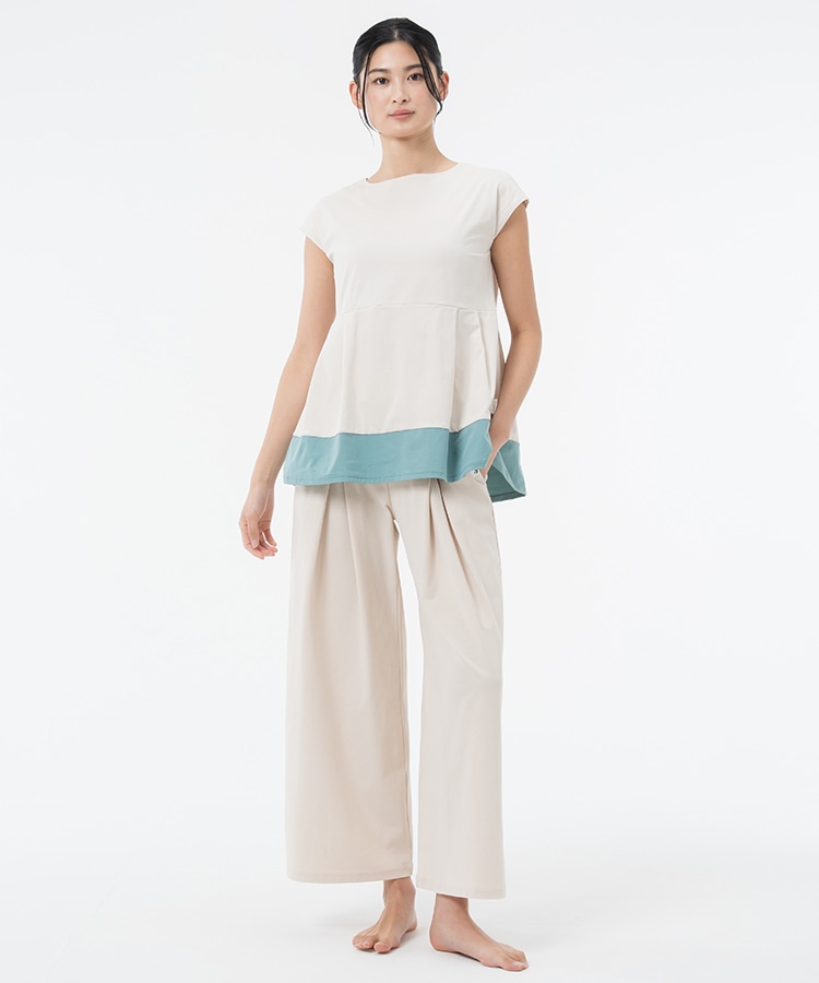 ライトベージュ