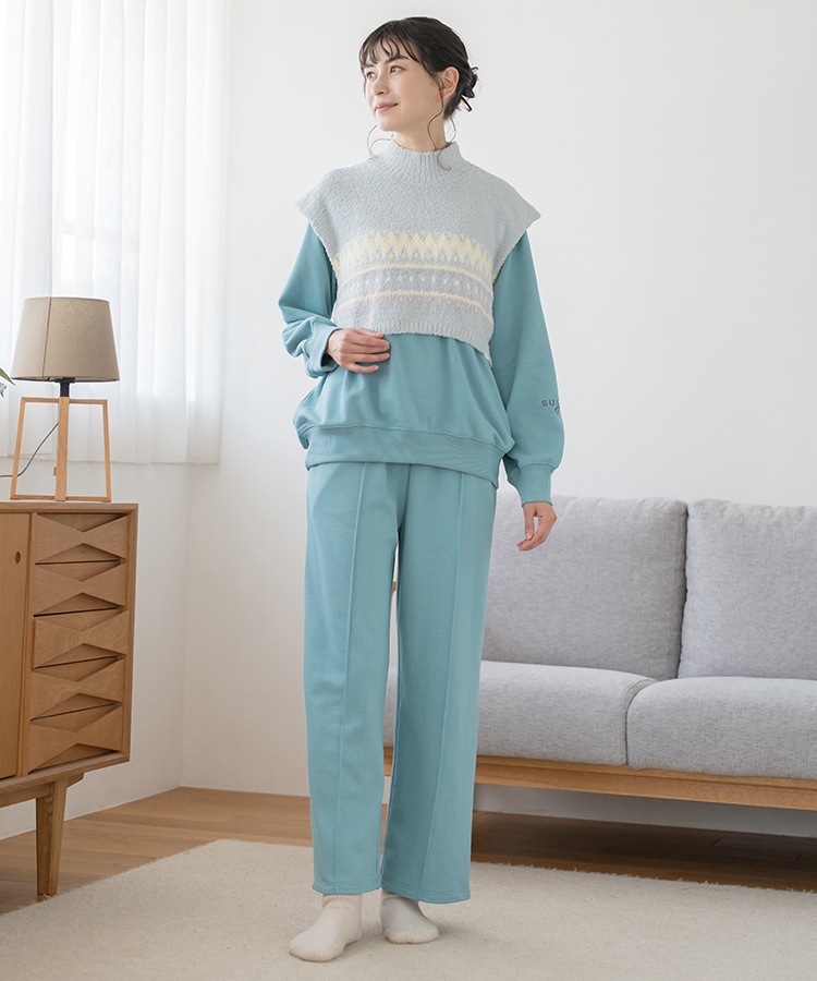 チャコールグレー