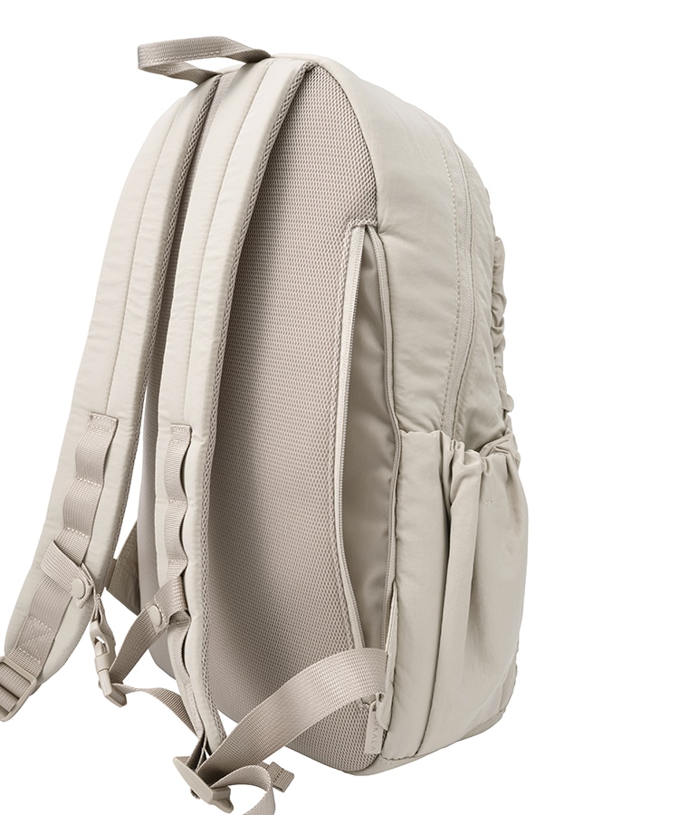 サンドベージュ