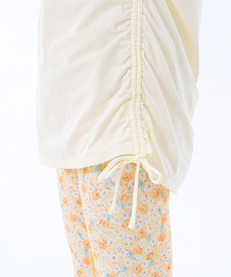 コーラルピンク