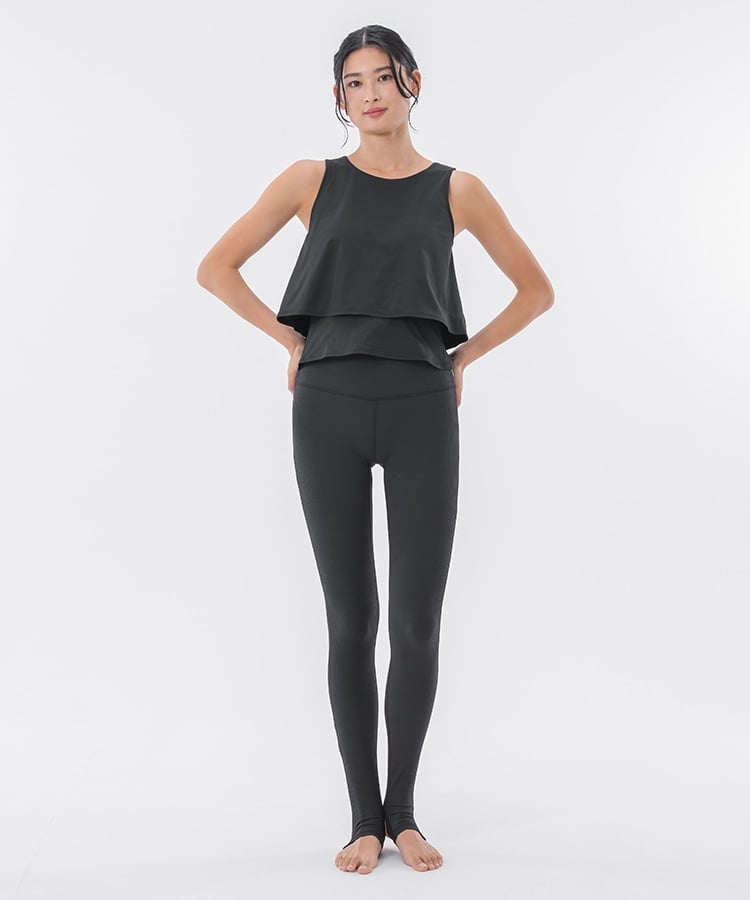 ペールイエロー