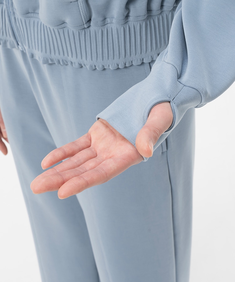 ライトベージュ