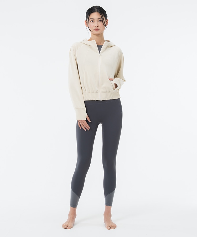 ライトベージュ