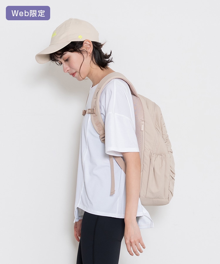 サンドベージュ